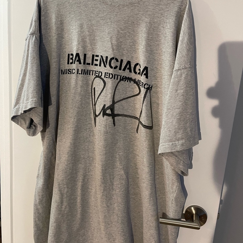 Balenciaga t shirt limited edition